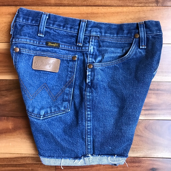 Wrangler Pants - Wrangler Women's Cut off Denim SHORTS Size 29